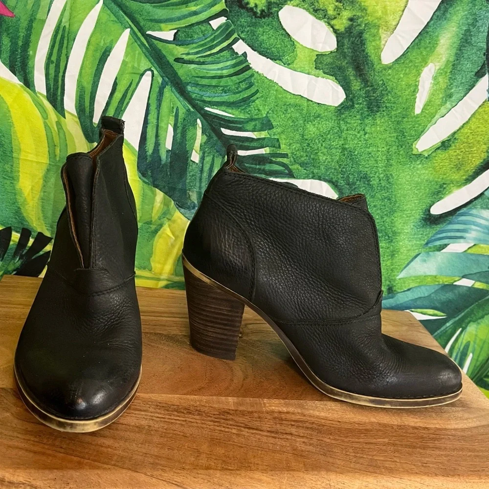 Lucky Brand 7.5 Black Brown Leather Chunky Heel Casual Fall Winter Booties